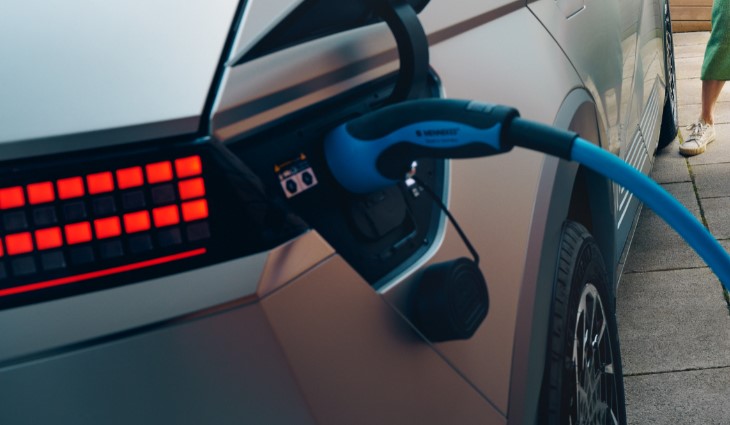 E-Auto Stromkosten im Vergleich: deutliche Mehrkosten beim Benziner